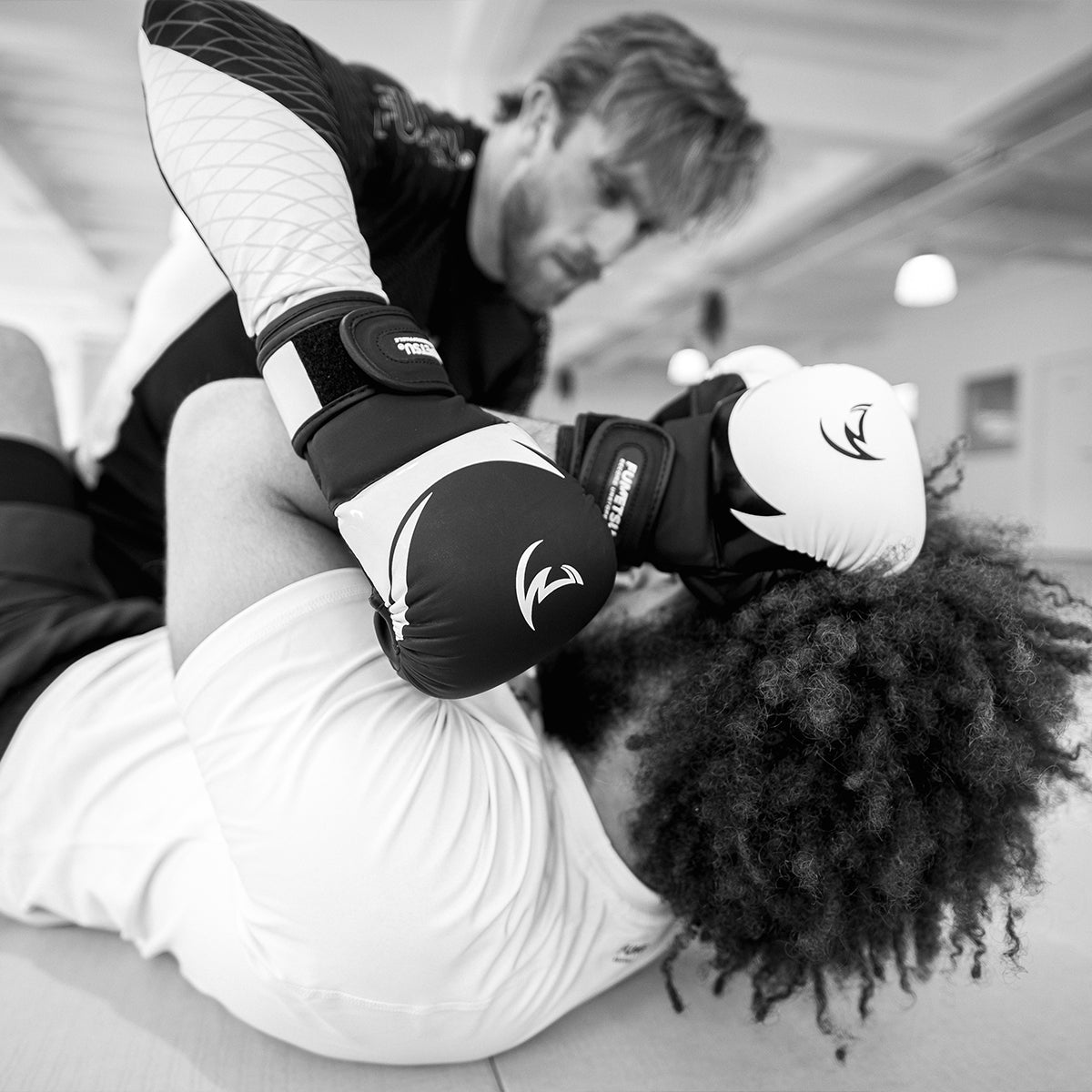 Weiß/Schwarz/Grau Ghost S3 MMA Sparring Handschuhe