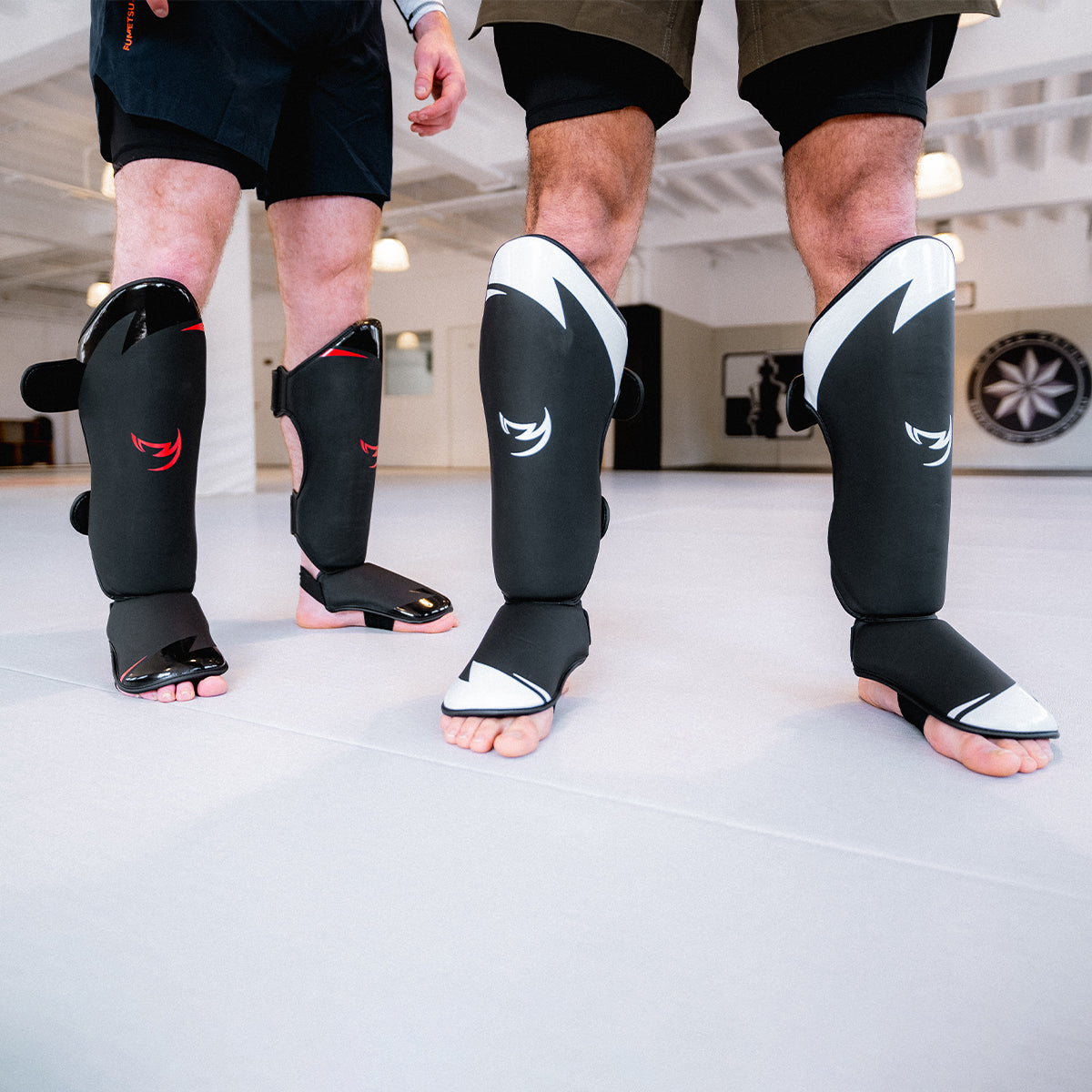 Weiß/Schwarz/Grau Ghost S3 Thai Schienbeinschoner