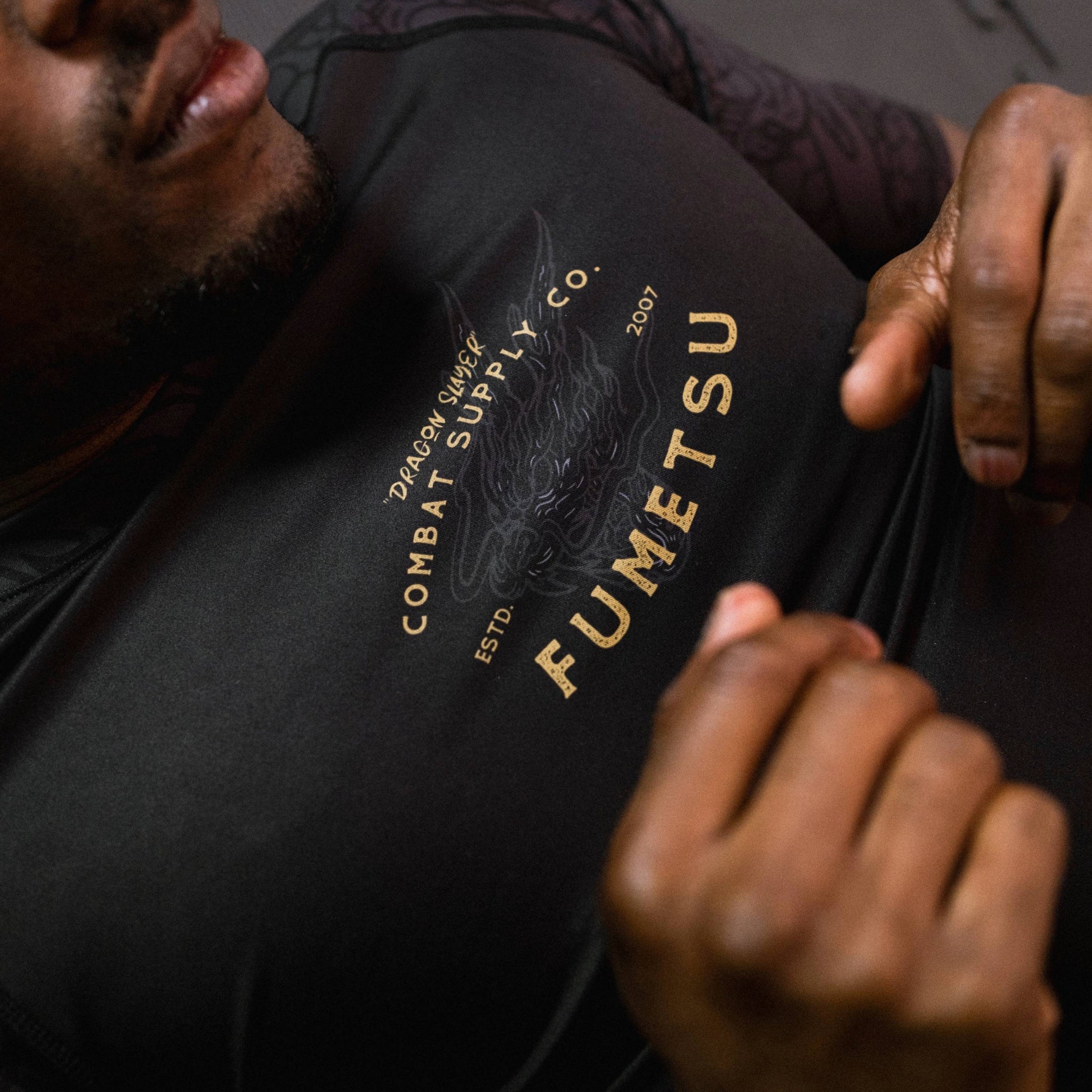 Short Sleeve Rash Guard Black Gold Lifestyle