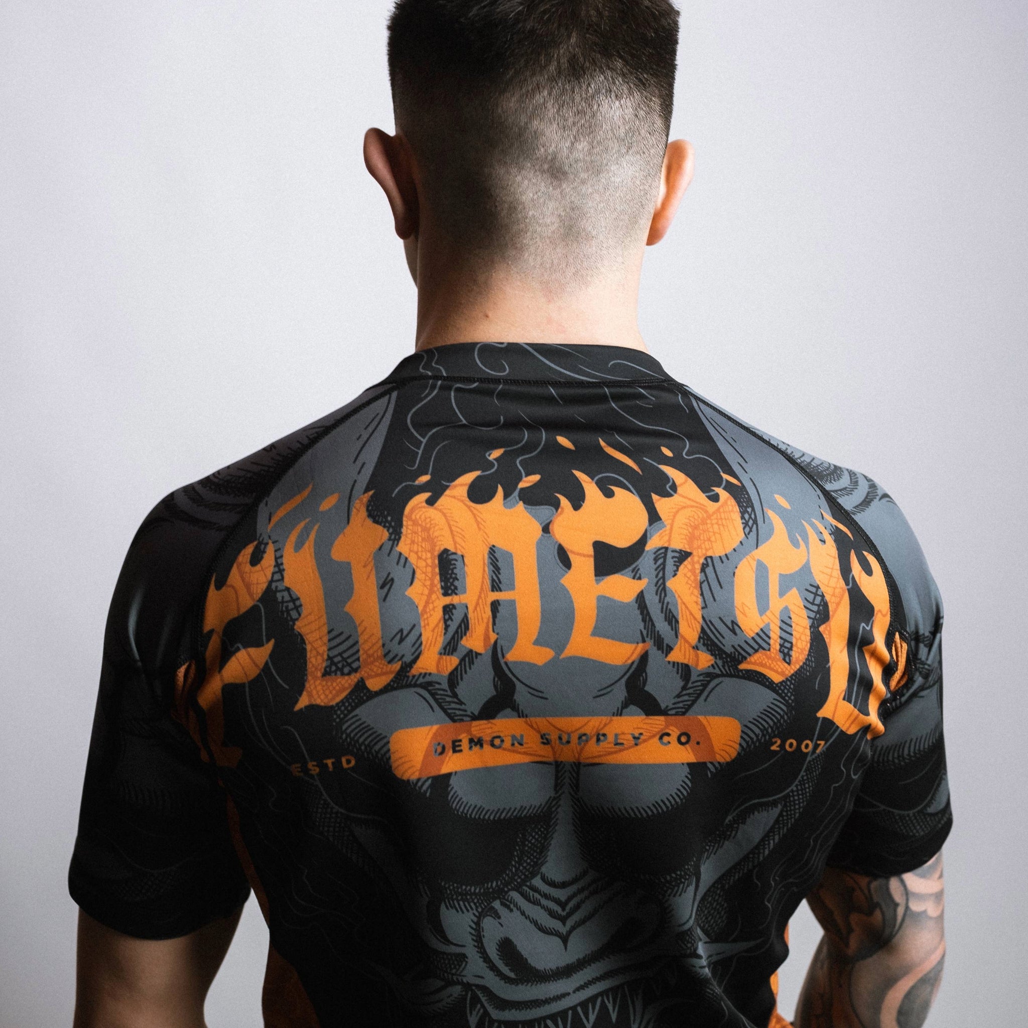 Oni Short Sleeve Rash Guard Black/Grey/Bronze Back Close Up