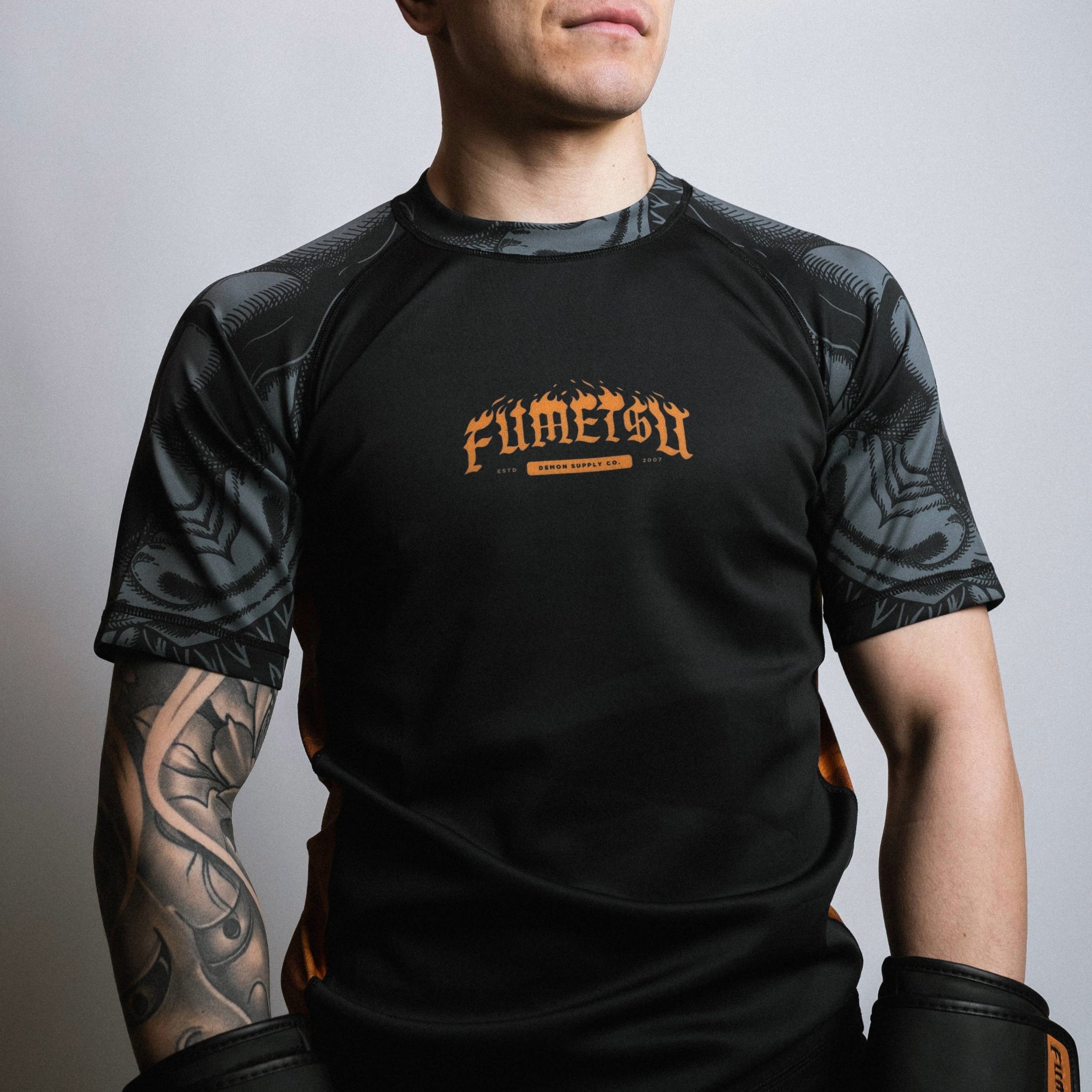 Oni Short Sleeve Rash Guard Black/Grey/Bronze Front Close Up