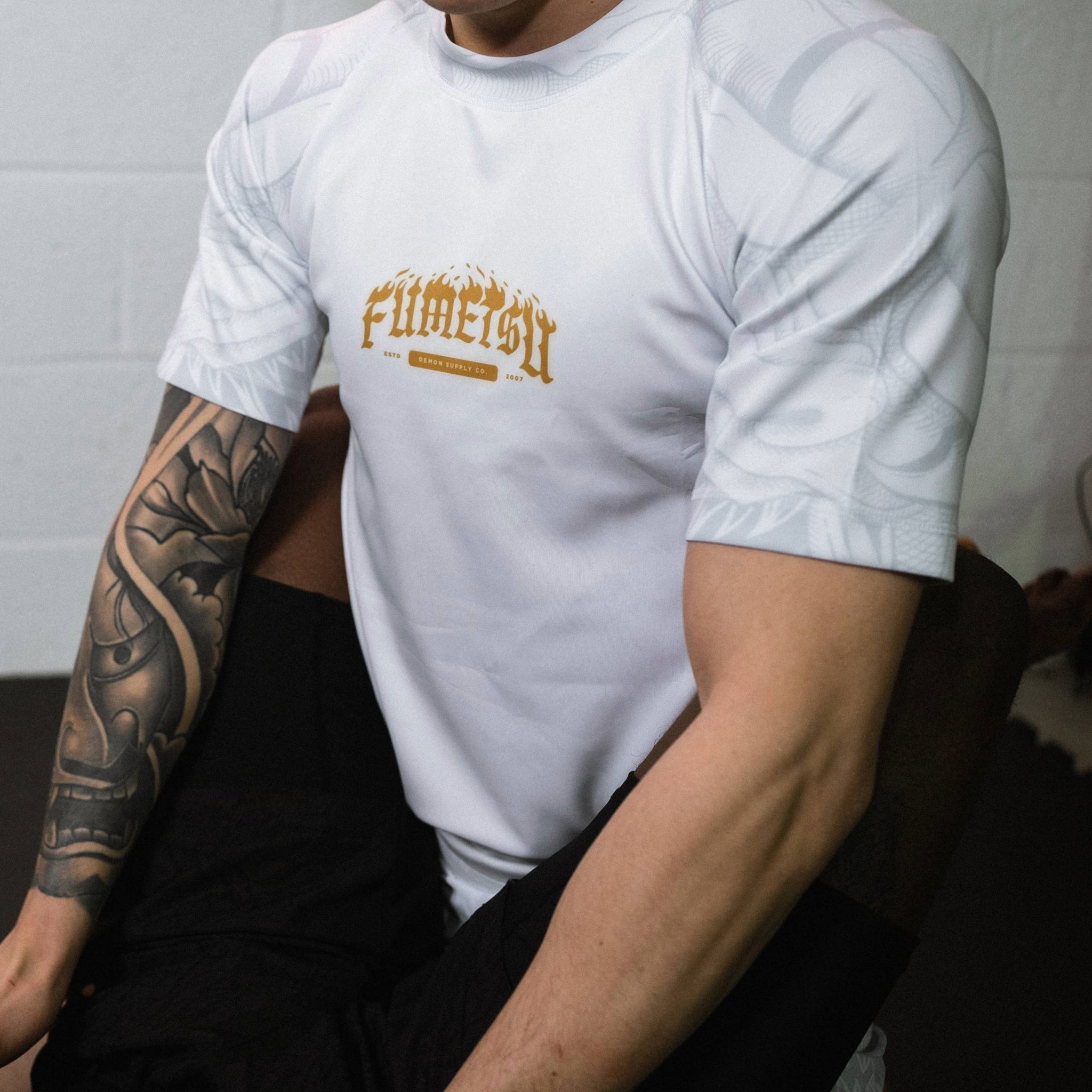 Oni Short Sleeve Rash Guard White/Gold/Grey Photo Shoot